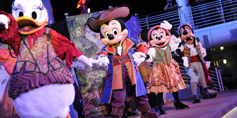 disney dream pirates deck party tips